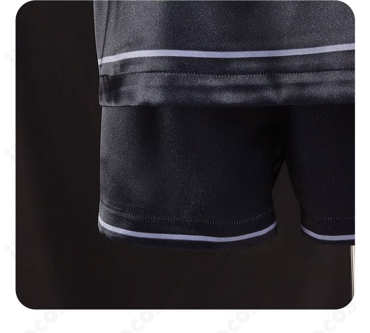 ショートパンツのクローズアップ。可動性とシルエットの両立を示す画像。