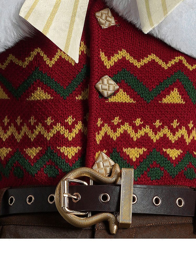 腰ベルト飾りのディテール。バックルとステッチ、位置関係を確認できる画像