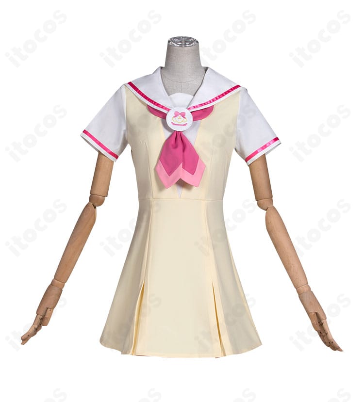 冬服制服スカートの正面ディテール。プリーツの深さと均一なドレープ、裾の意匠を強調した接写。