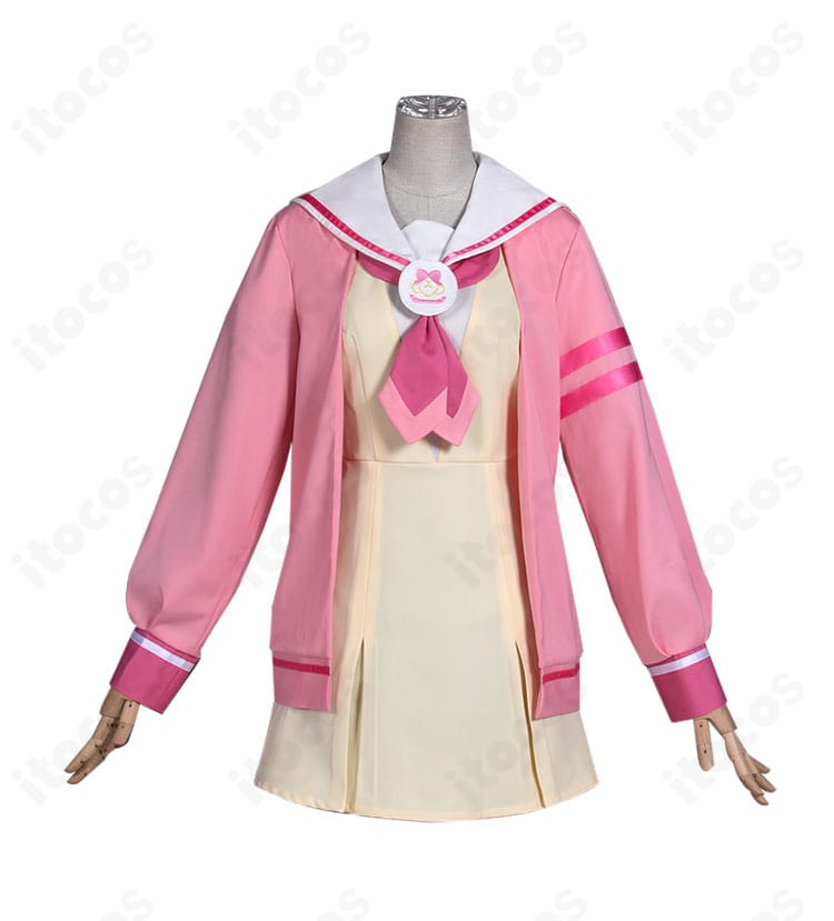 真中らぁらの冬服制服コスプレ衣装 正面アップ。襟元と胸飾り、コートのシルエットが確認できる高解像度画像。