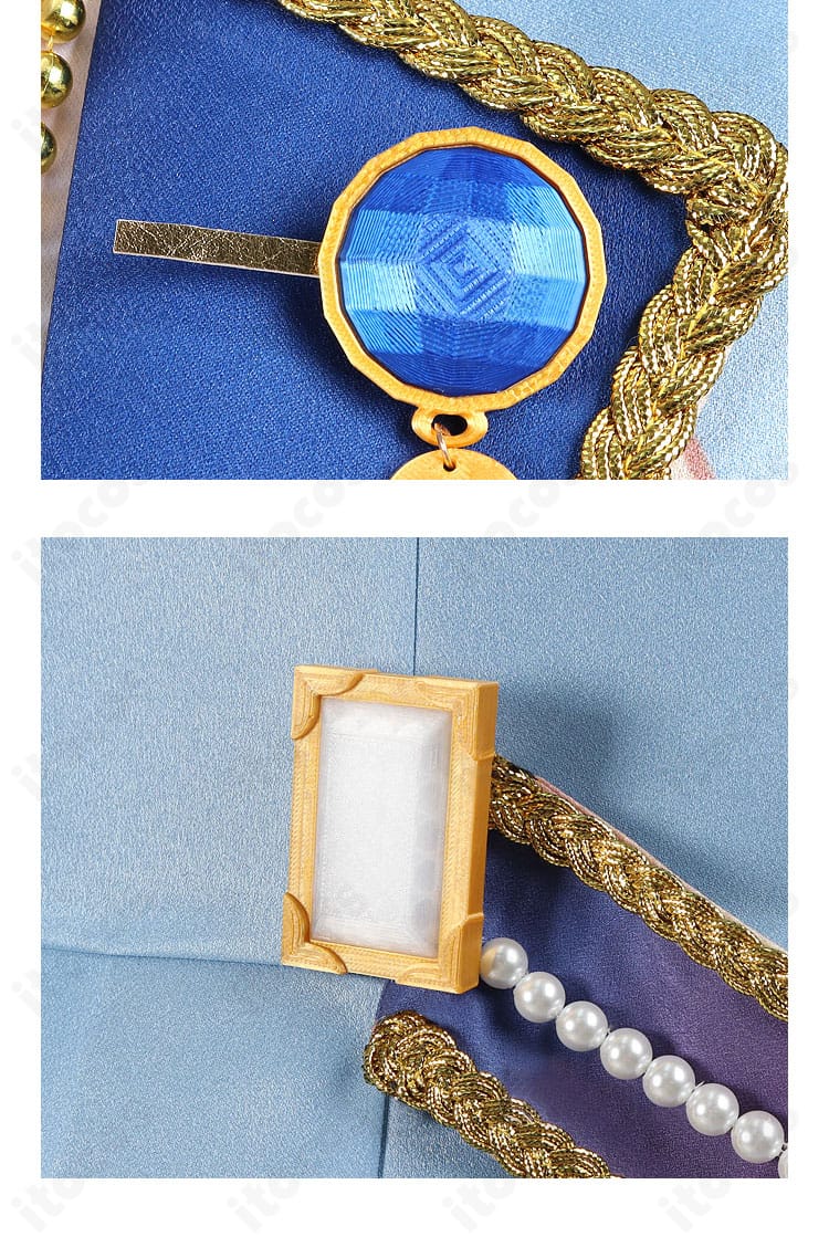 襟元装飾のクローズアップ。襟周りの装飾と留め具の構成が確認できる画像