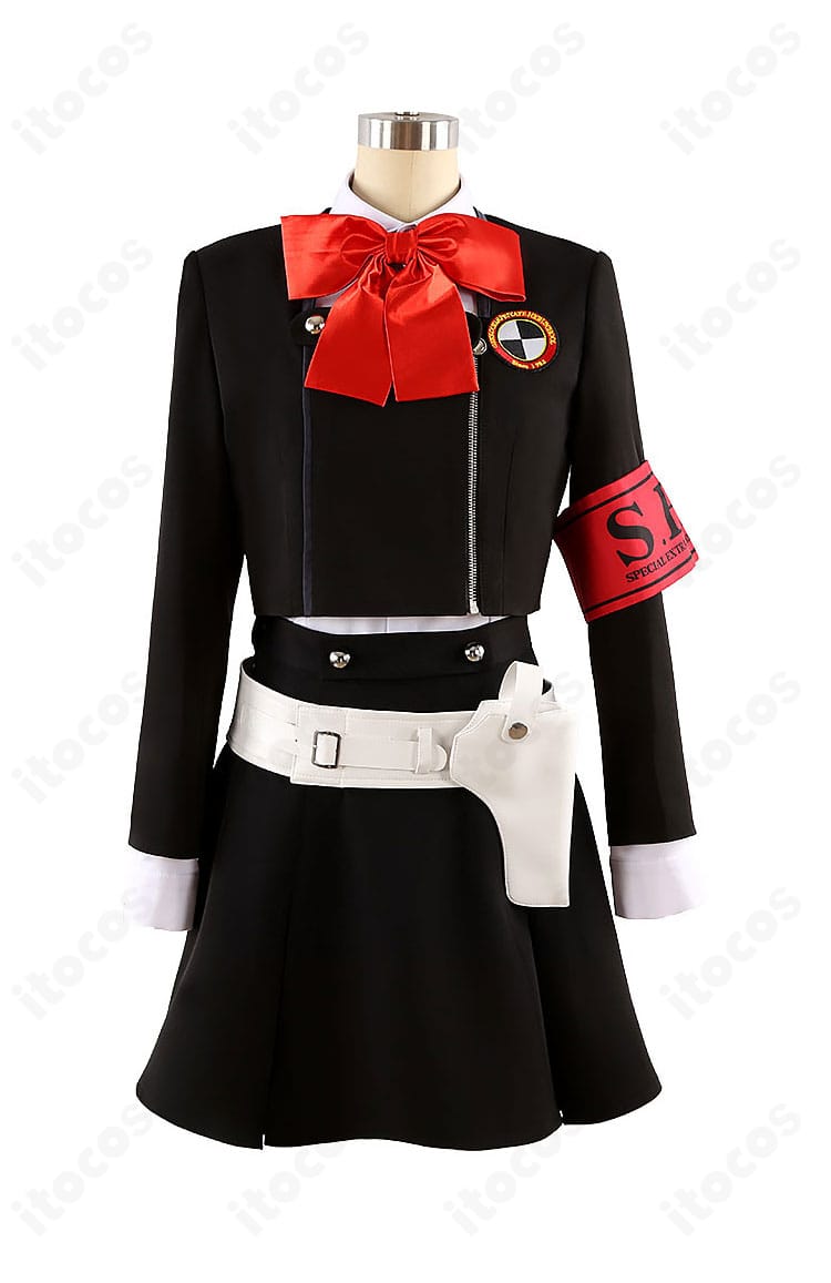 ペルソナ3P 汐見琴音（ハム子）コスプレの正面全身。月光館学園制服のジャケット・赤スカーフ・スカートの配色とシルエット。