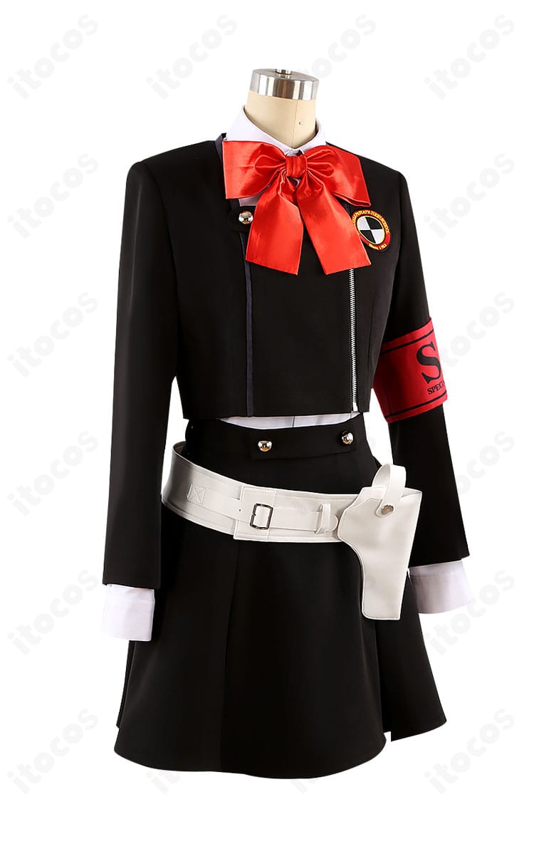 汐見琴音（ハム子）コスプレ右側面。月光館学園制服の袖口やホルスター位置、ラインの落ち感が分かる。