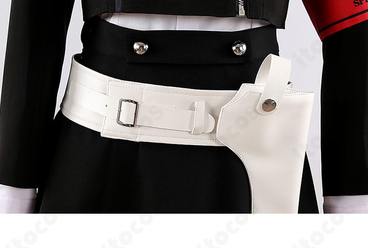 汐見琴音（ハム子）コスプレの腰帯・ホルスター周辺ディテール。装着位置と金具の質感。