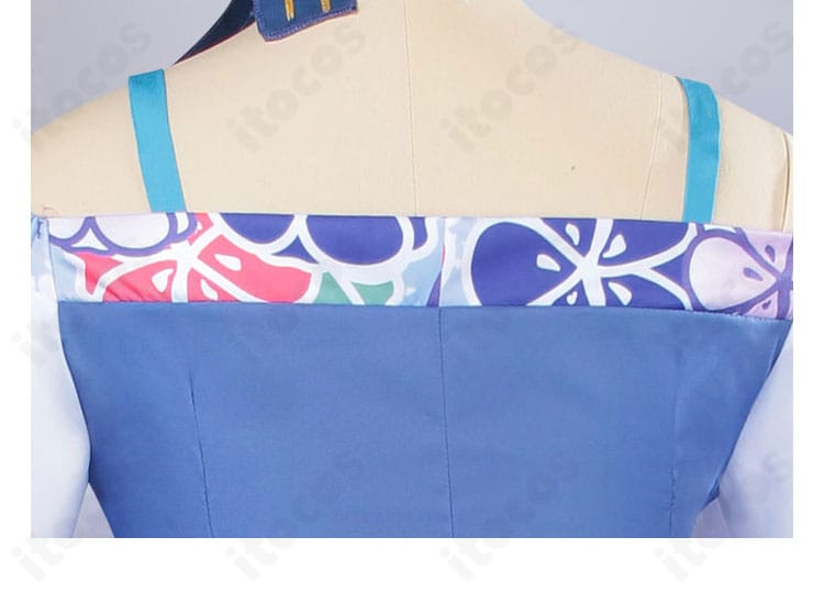 背面装飾のクローズアップ。縫製ラインと装飾の立体感を確認できる画像