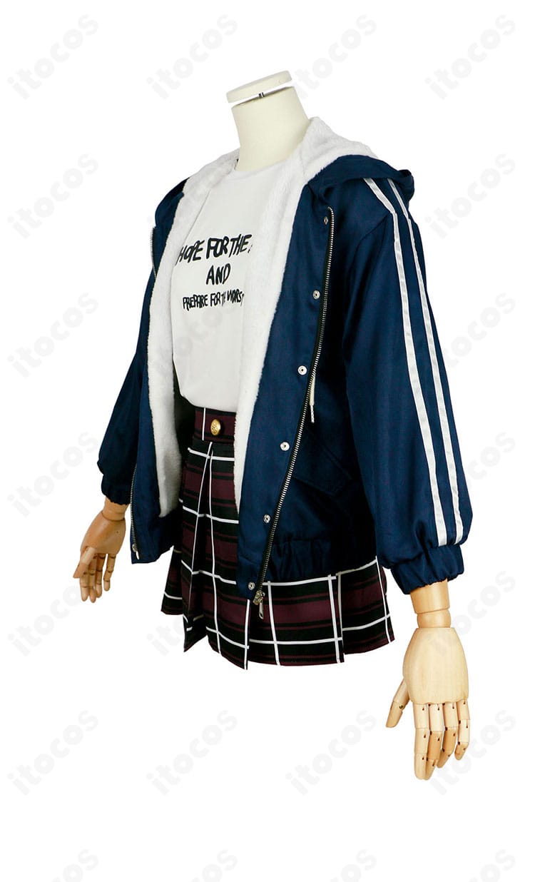 井芹仁菜 コスプレ衣装の右側面。袖やサイドライン、装飾位置などディテールの再現度を示すカット。