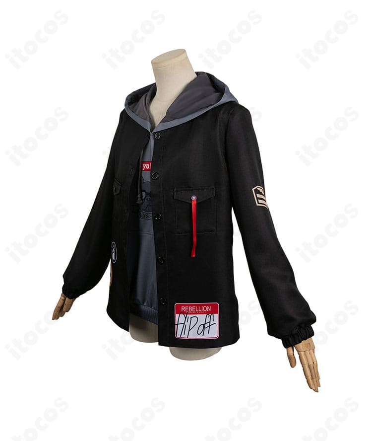 コート＆パーカーの側面ディテール。袖付けやラインでキャラクターらしさを再現。