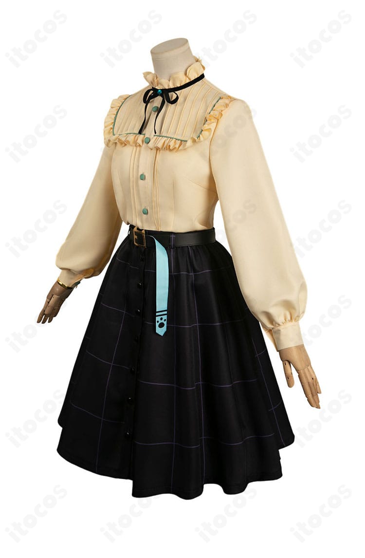 ウマ娘 マンハッタンカフェ私服コスプレ衣装の側面。スリムシルエットとベルト位置のバランスが分かる画像。