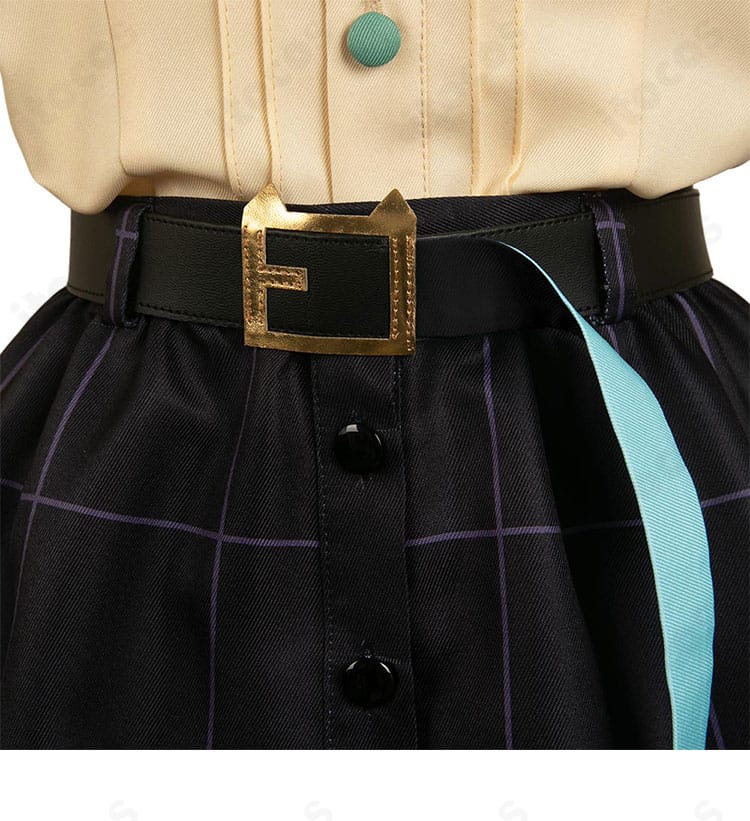 ウマ娘 コスプレ衣装のベルト装飾ディテール。質感の良い素材と金具の仕上げがエレガント。