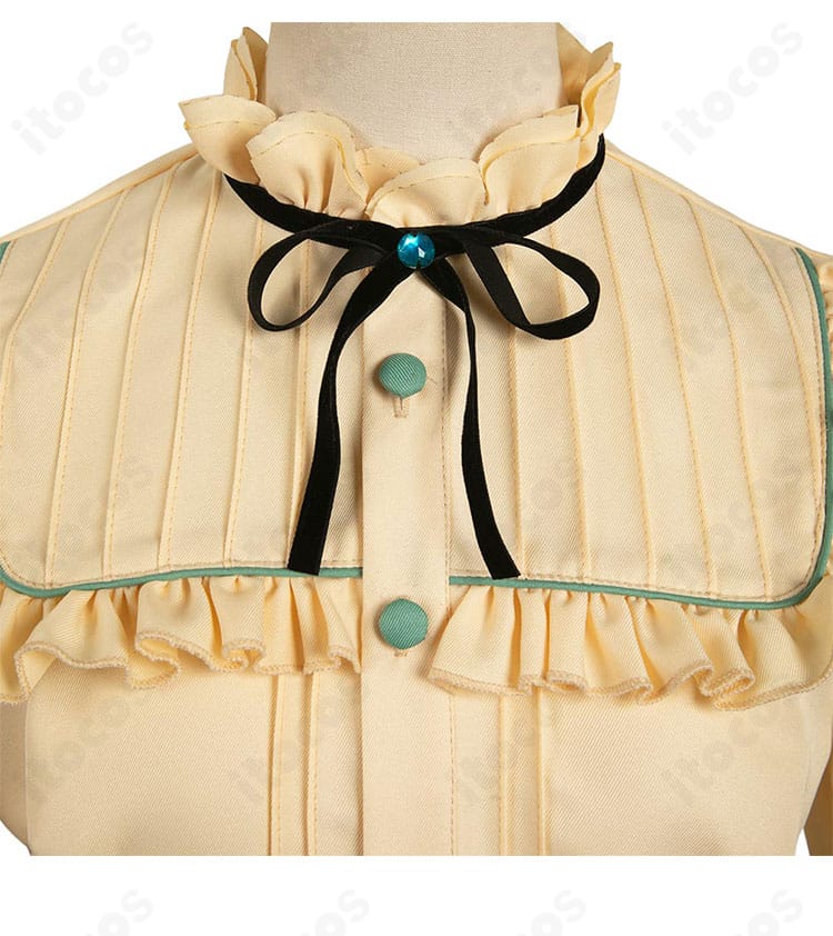 マンハッタンカフェ私服コスプレ衣装の襟元リボン装飾アップ。落ち着いた配色と立体感のある結び目が特徴。