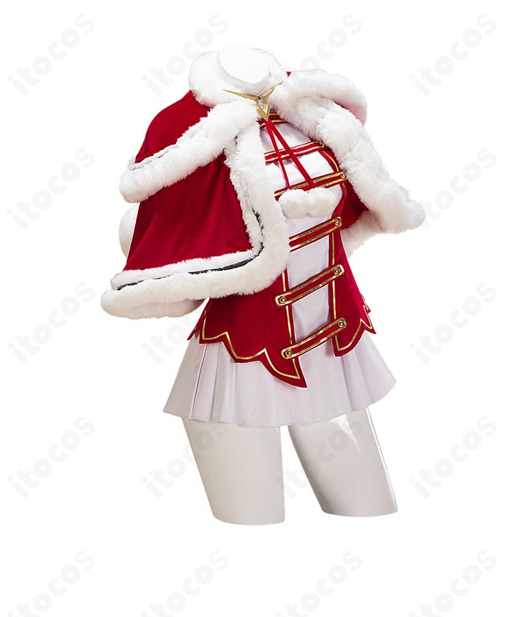 C.C. サンタ衣装の右側面。マントの落ち感とウエストラインのシルエットを確認。