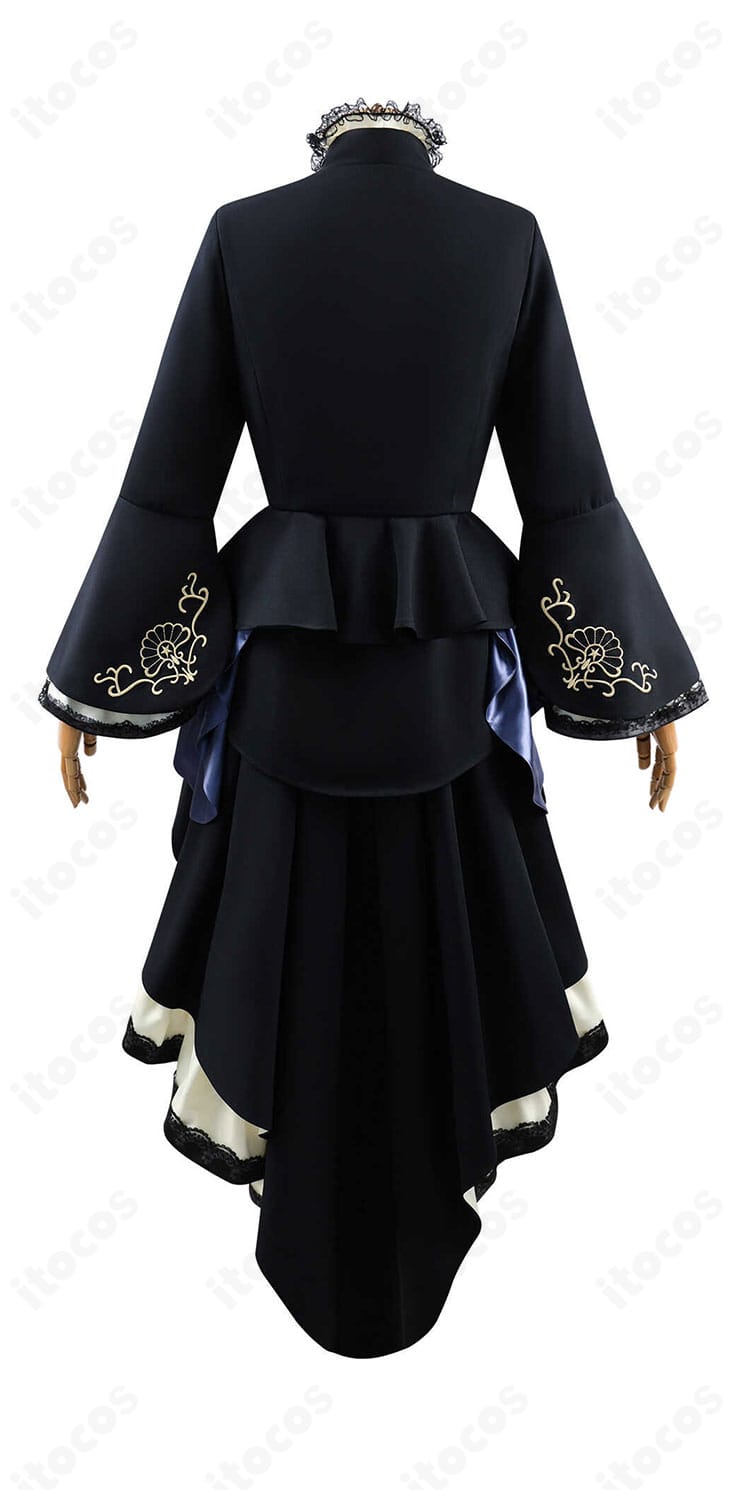 黒執事 シエル コスプレ衣装の背面カット。オーバースカートのレイヤーと装飾が華やかな後ろ姿を演出。