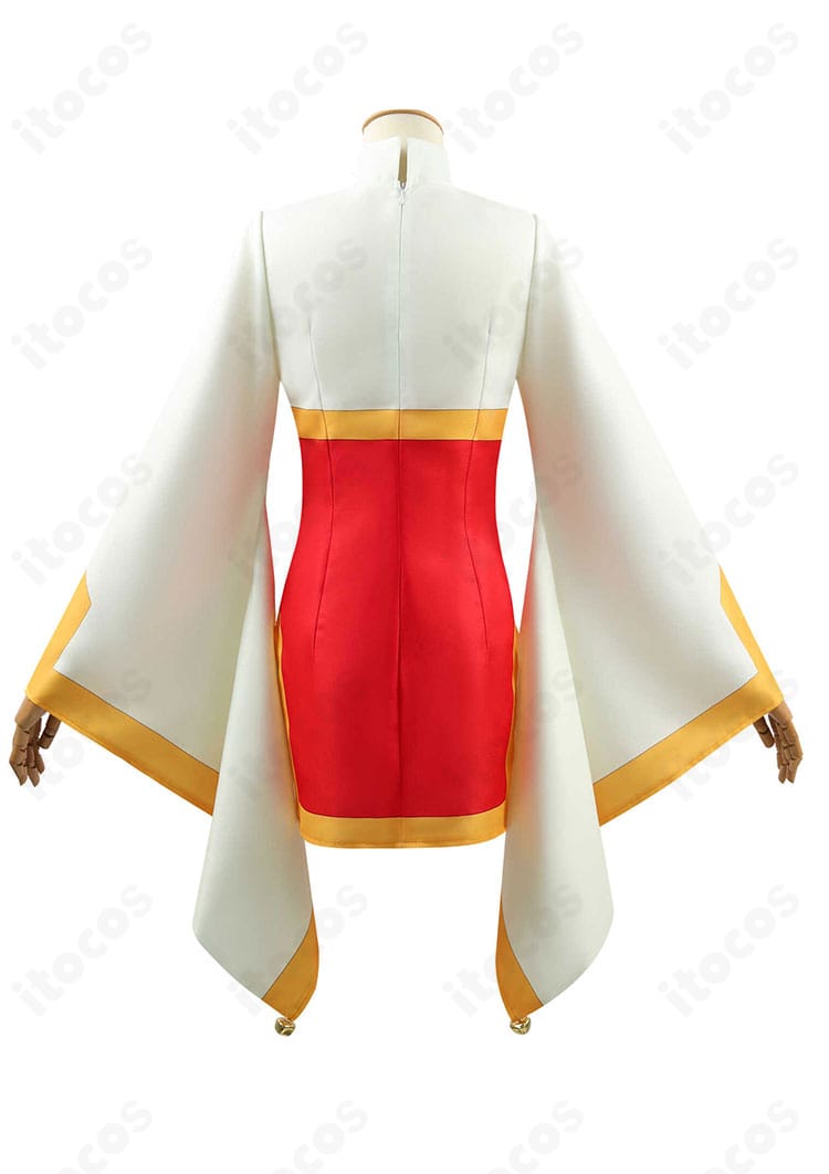 カードキャプターさくら 李苺鈴コスプレ衣装の背面。背中の縫製ラインと装飾の配置が見える。