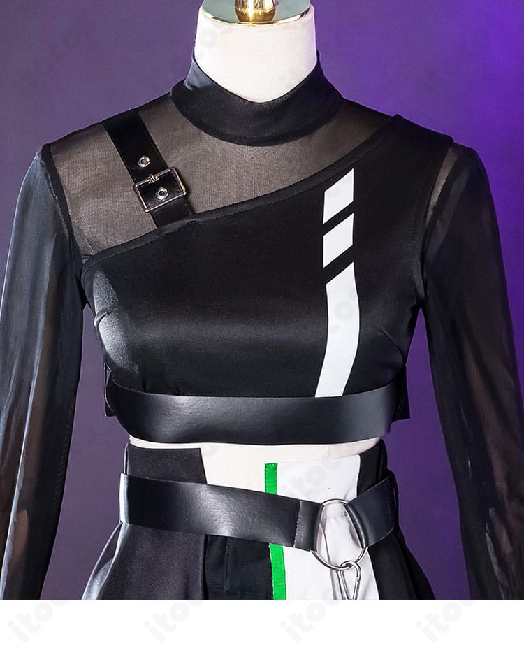 サイバーパンクデッドボーイ衣装の腰部装飾。ベルトやストラップのレイアウトを確認できる画像。