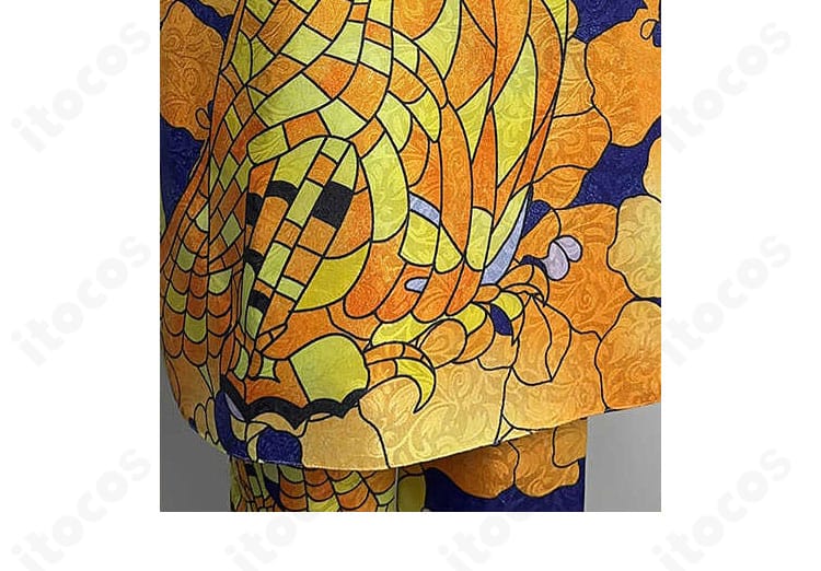 コート裾フリル風ディテール｜衣裳の裾デザインと縫製の整いを確認