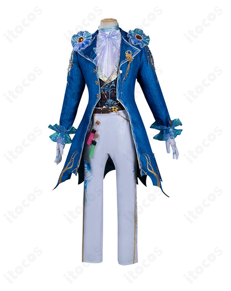 コスプレ衣装の側面ビュー。肩飾りと腰周りの装飾配置が確認できる画像