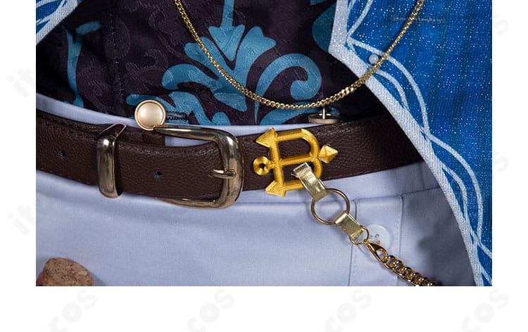 袖と背面装飾の詳細。精巧な縫製ラインと立体パーツを示すカット