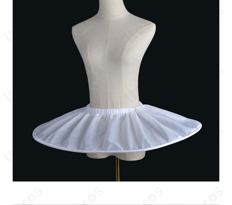 内側の白いドレス部分のディテール。レイヤー構成と清楚な質感が分かる木之本桜コスのインナードレス。