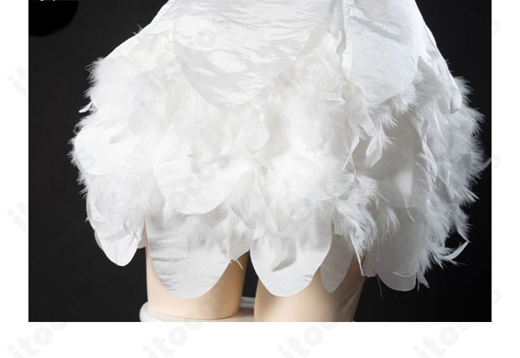 パンティ・アナーキー カジノドレスのスカート装飾クローズアップ。華やかなアクセントで写真映え。