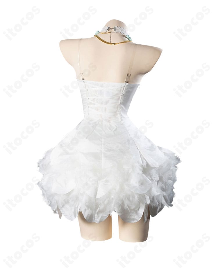 パンティ・アナーキー カジノドレス衣装 背面。背中のラインと装飾配置を再現し、後ろ姿が映えるデザイン。