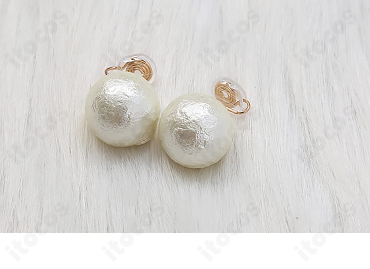 ALIEN STAGE スア コスプレ衣装の首飾りディテール。襟もとのアクセントがわかる