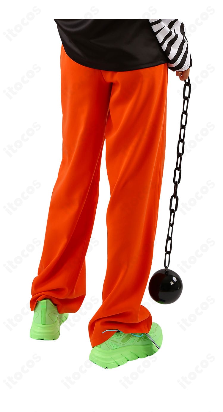 本橋依央利 コスプレ衣装の後ろ姿。背面のラインと着丈バランスが確認できる画像