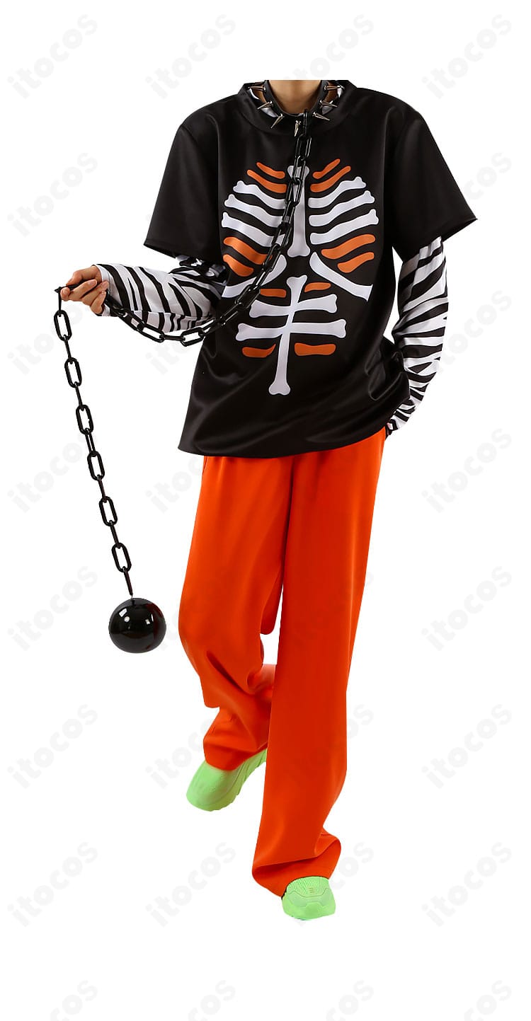 本橋依央利 コスプレ衣装の前面全体。トップスとズボンのシルエットがわかる正面ショット