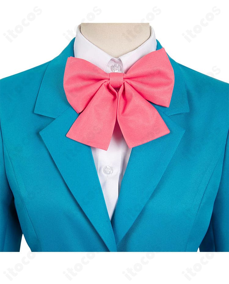 黒沼爽子コスプレ衣装のピンク系リボン。可愛らしいアクセントで胸元のポイントを印象的に演出。