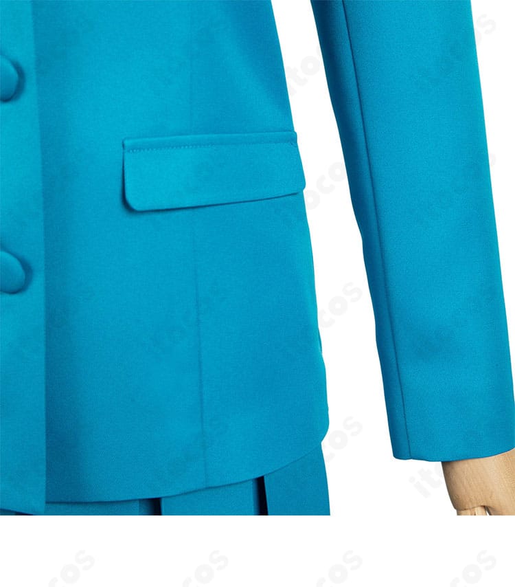 ブレザーのポケット・袖口とシャツのディテール。ステッチやプリーツの忠実な再現が分かる近接カット。