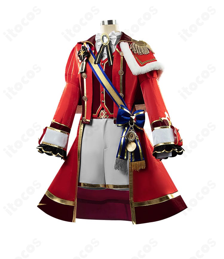 キタサンブラック コスの側面。マントのドレープと腰飾りの立体感、袖の装飾ラインを確認できる角度。