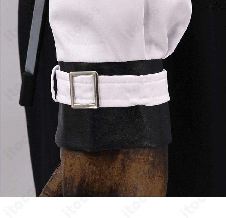 恋と深空 セイヤ コスプレ衣装の袖口ディテール。精密な縫製とボタンワークを確認。