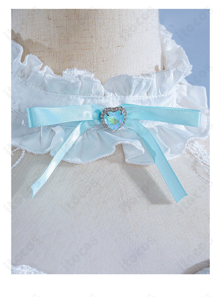 初音ミク 生誕16周年ロリータ衣装 襟元装飾の詳細：レースとリボンのバランス