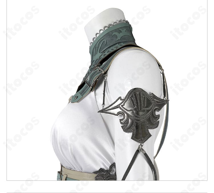 左肩飾りの詳細。ティファ・ルーザ姫のエレガントな肩装飾の造形と固定位置を表示。