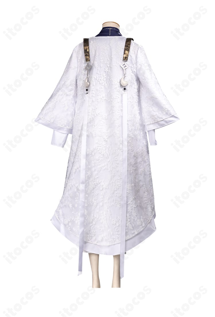 無期迷途 杜若（トジャク）コスプレ衣装の背面。背飾りとコート裾の広がりを示す画像