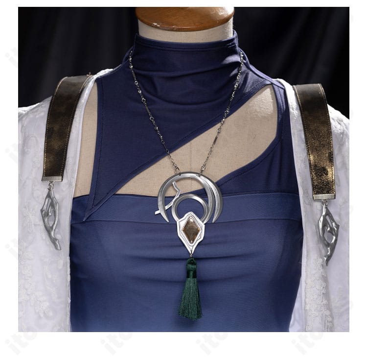 衣襟の装飾ディテール。縁取りと金具の質感・縫製が分かるクローズアップ