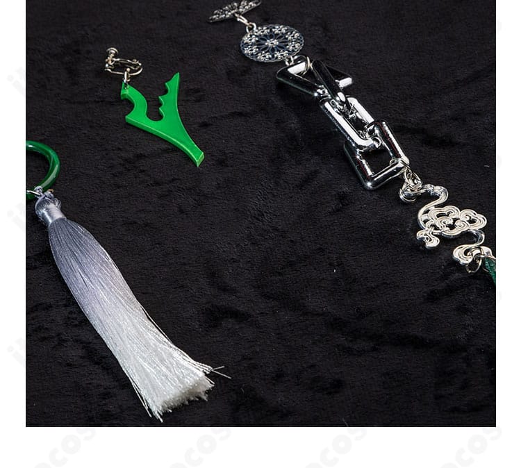 耳飾りのディテール。メタル質感と形状の再現を示すクローズアップ