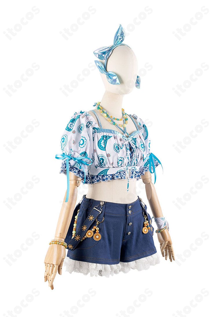 日野下花帆・乙宗梢「夏めきペイン」衣装の右側面。腰飾りと縁取りのディテールが確認できる。