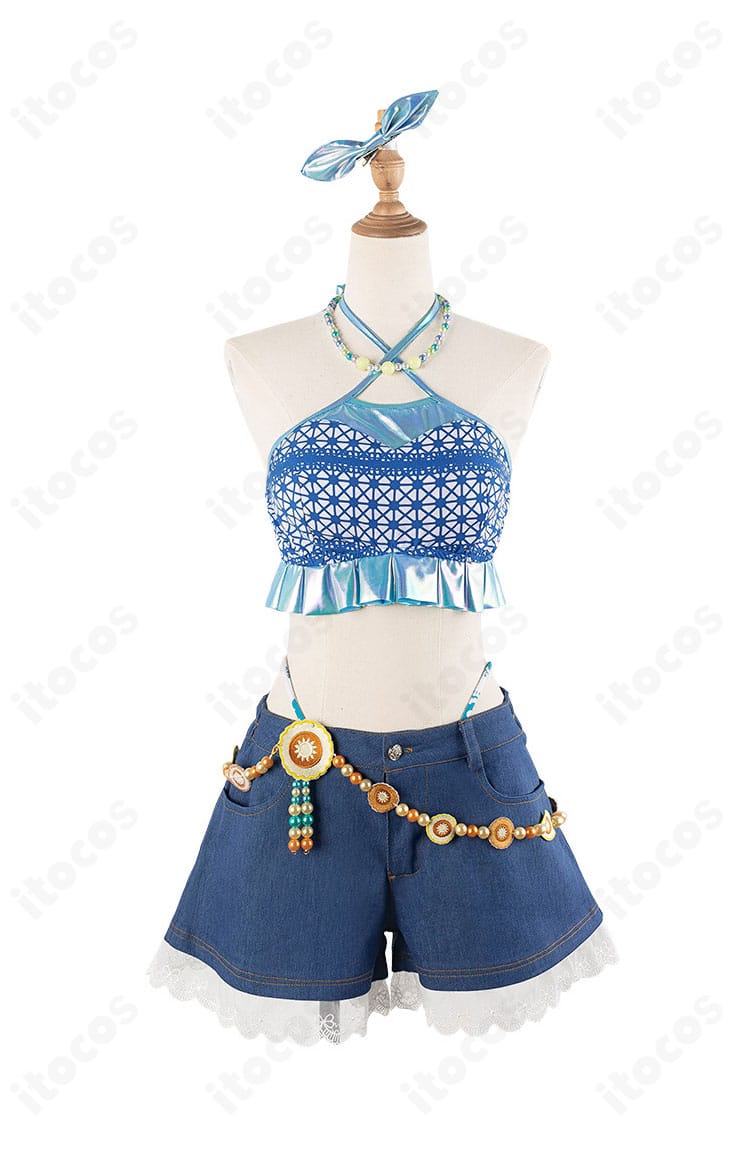 インナー（ベアトップ）前面の様子。トップスとのレイヤード時の見え方と質感を示すカット。