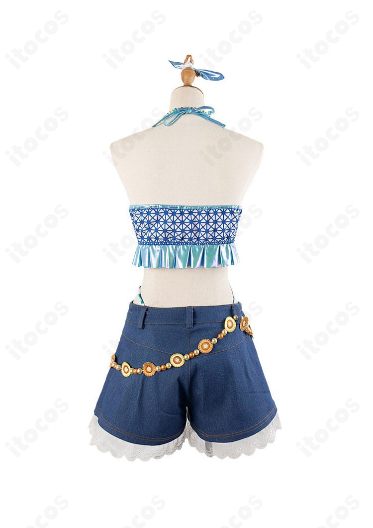 インナー背面ディテール。背中側のラインと着心地を考慮した設計が分かる画像。