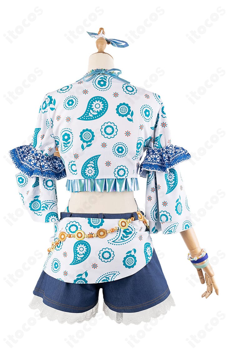 背面デザイン全体。ベアトップ背面と腰布のレイヤー構成、後ろ姿のバランスが分かる画像。