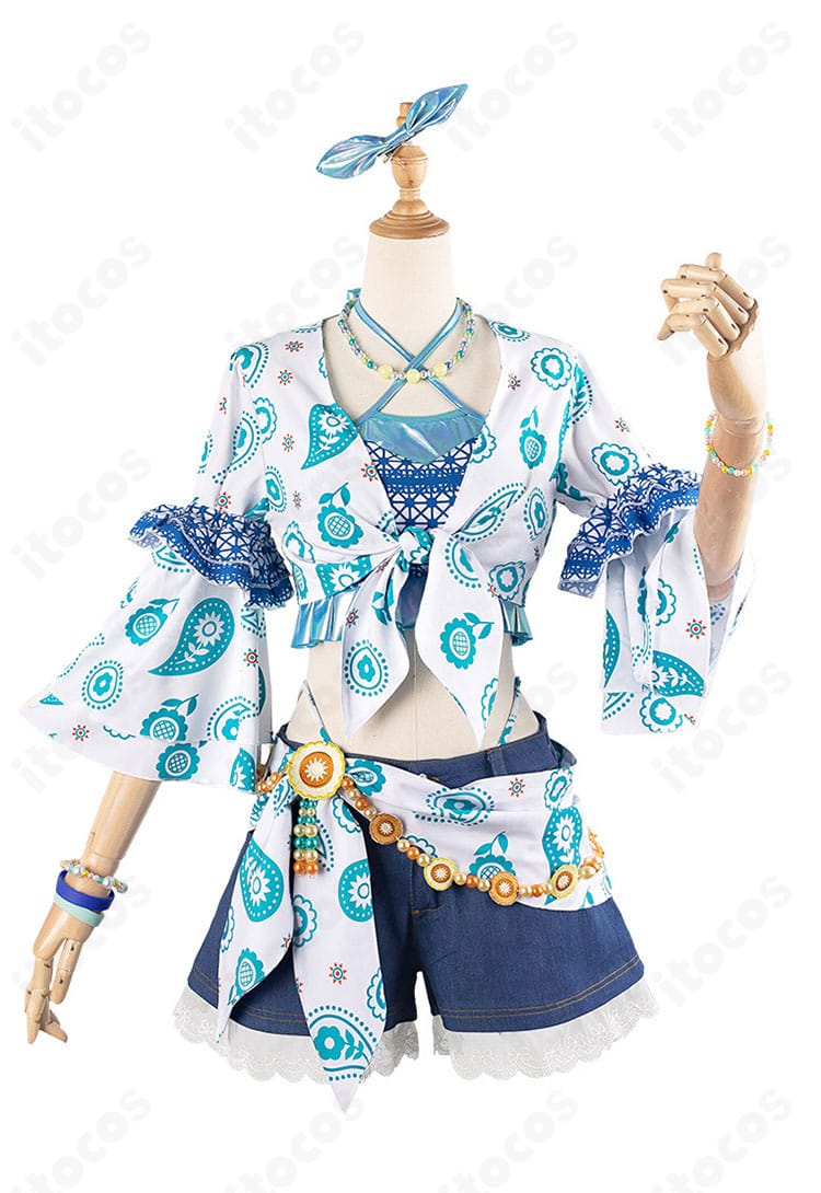 夏めきペイン衣装の正面ディテール。トップスとベアトップ、腰布の重なりと装飾の配置が分かる写真。