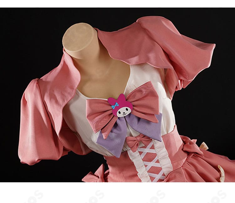 襟元の装飾ディテール（フリルとリボンの重なり、質感の近接）