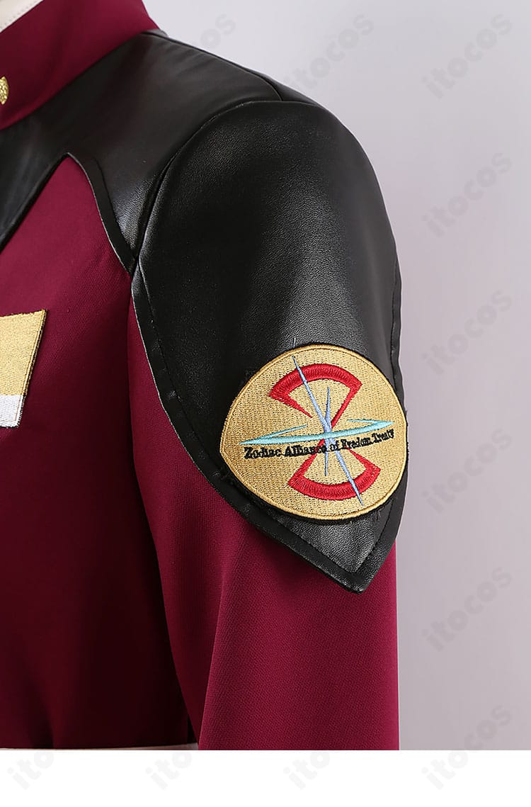 アスラン・ザラ ZAFT軍制服コスプレ衣装の肩・袖ディテール。肩章と袖口の再現度を示す拡大画像