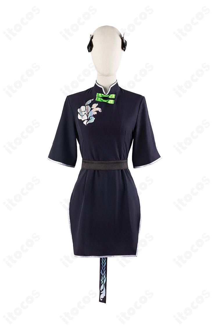 春原シュン（幼女）コスプレ衣装の正面。ワンピースのシルエットとベルト位置が分かる構図。