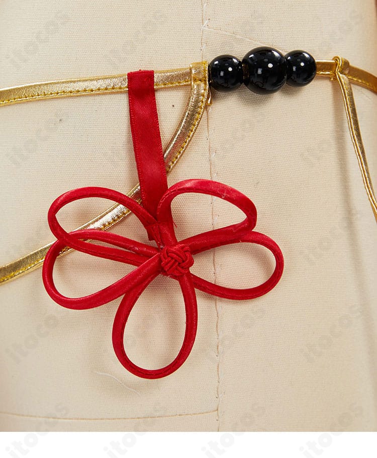 春麗コスプレ衣装 脚部付近の装飾ディテール。ポージング時に映えるデザインを確認。