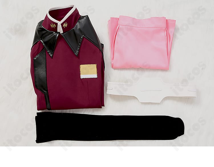 ルナマリア・ホーク制服コスプレのセット内容一式。トップス・ミニスカート・ベルト・靴下を並べて撮影。