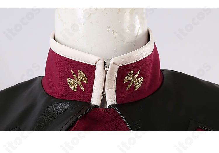 襟元ディテールのクローズアップ。精巧な刺繍と装飾パーツでザフト制服の意匠を丁寧に表現。