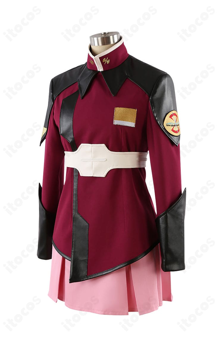 ルナマリア・ホーク制服コスプレの側面。ウエストラインとスカートのシルエット、ベルト位置のバランスが分かるカット。