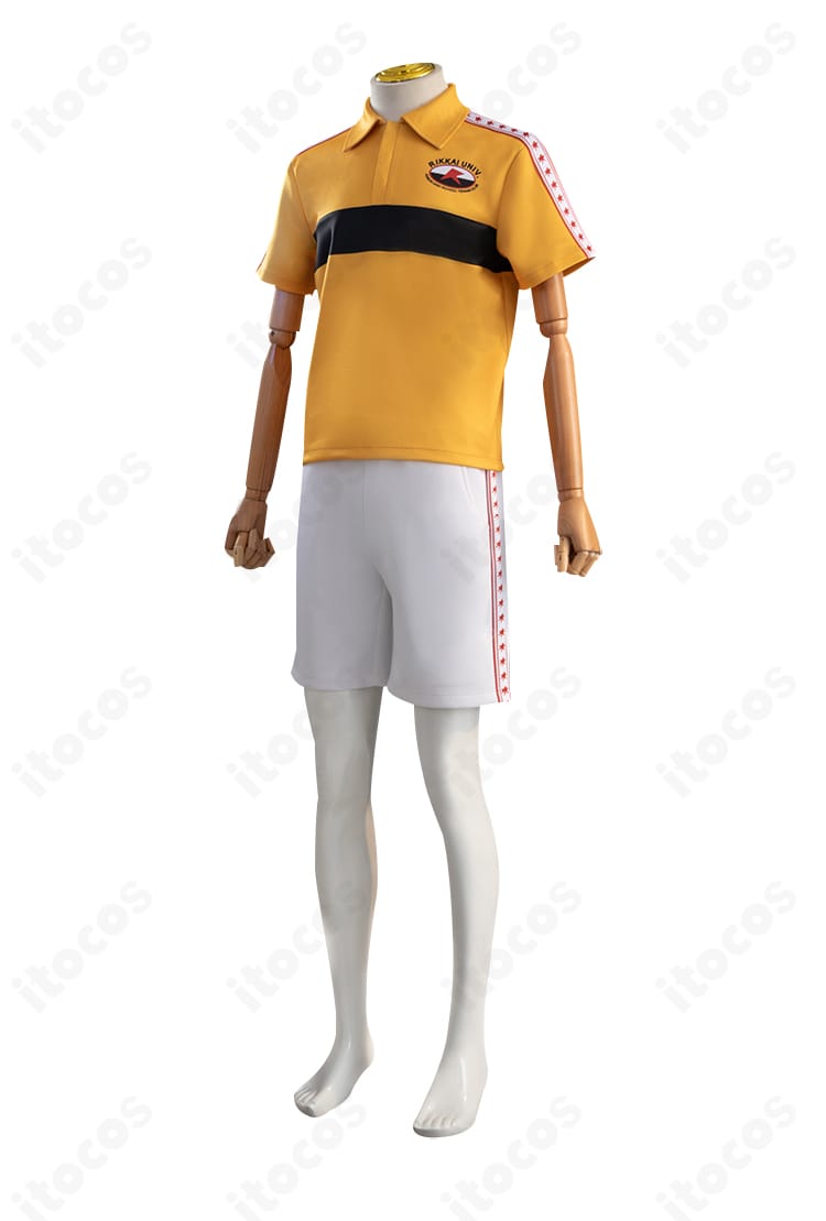 半袖トップス＋ショートパンツのセットアップ側面シルエット