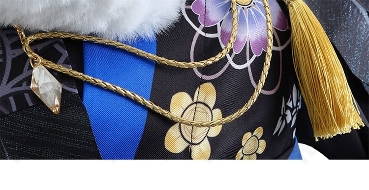 ネリッサ・レイヴンクロフト正月衣装の前面帯装飾のクローズアップ。模様と結びの見え方。